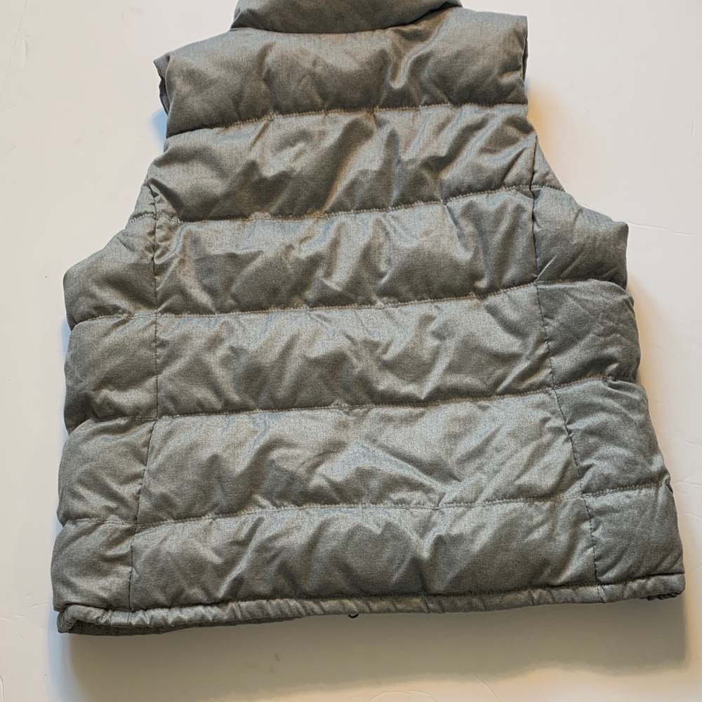 Old Navy women’s XXX grey Puffer Vest - Picture 7 of 11
